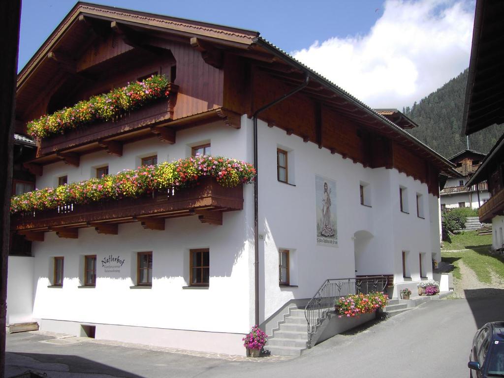 Farm stay Naflerhof Obertilliach